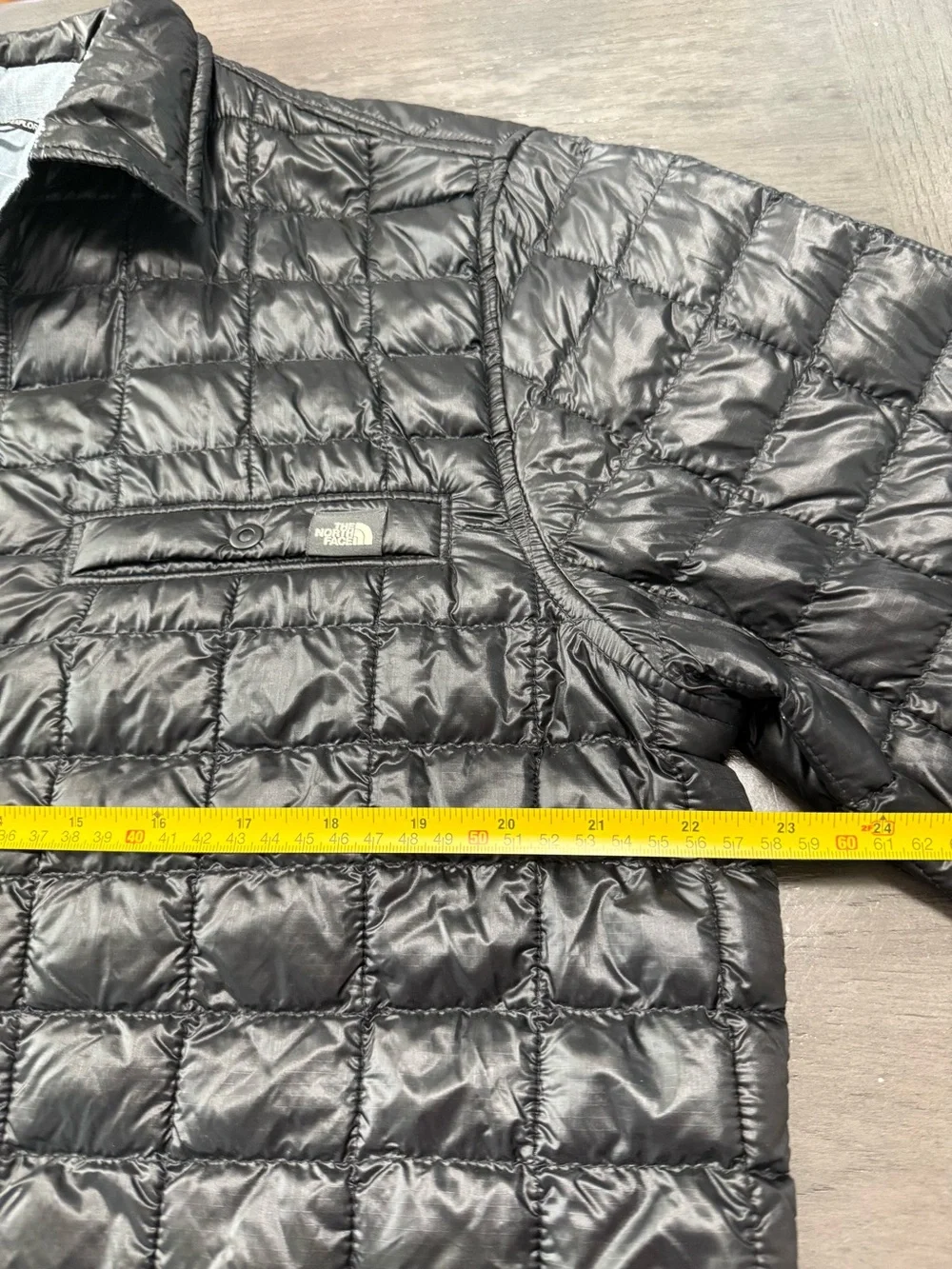 The North Face ThermoBall Shirt Jacket Men’s Size M Black Quilted Insulated Snap